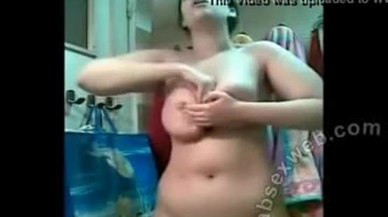 Chica egipcia caliente masturbarse