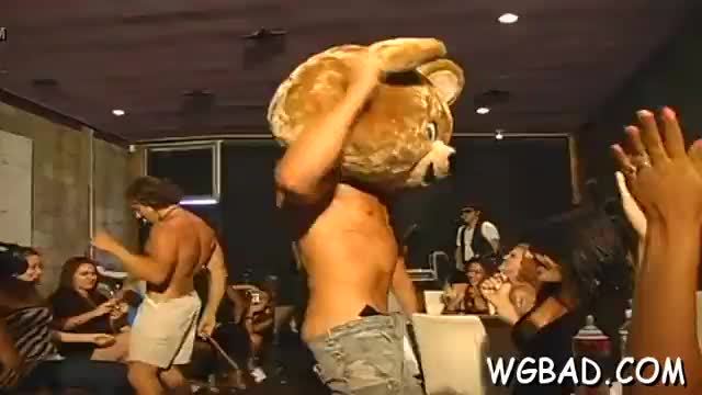 Hot stripper is getting his cock sucked by several sweethearts