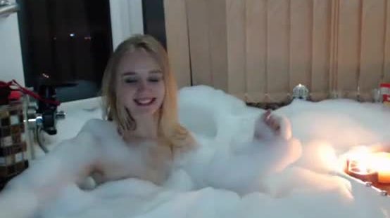 Little blondie with nice tits