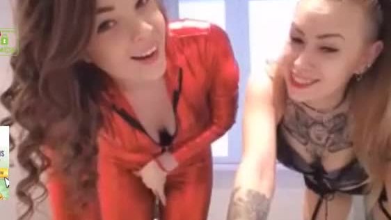 Two girls sexy cam
